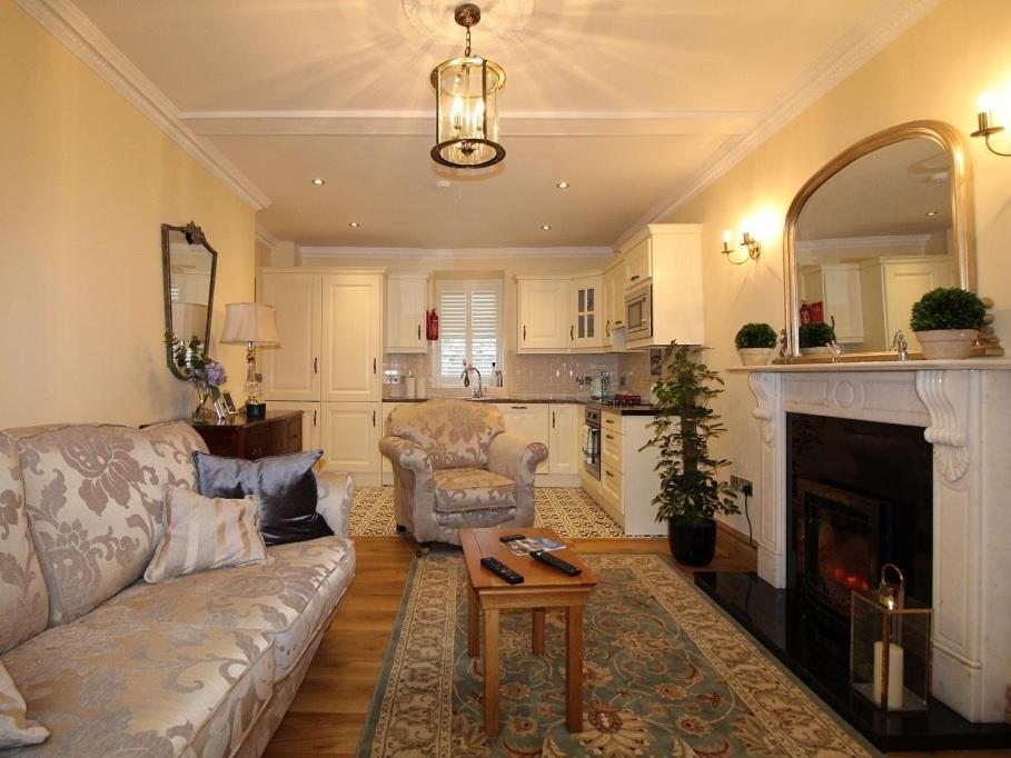 The Post House Apartment Kinsale Bagian luar foto