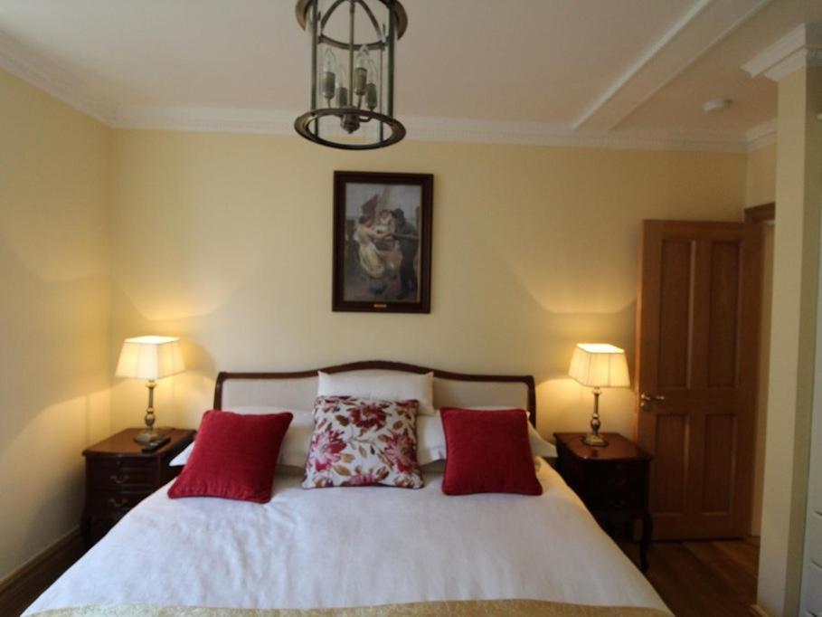 The Post House Apartment Kinsale Bagian luar foto